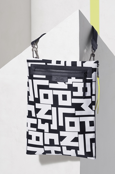 اختبر فخامة الطباعة مع LONGCHAMP LGP